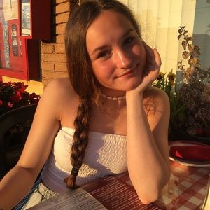 Meet your Posher, Bella